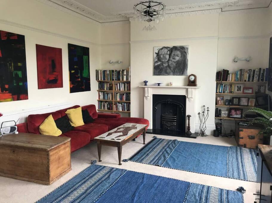 Stunning Arty Apartment In The Heart Of Clifton Bristol Bagian luar foto