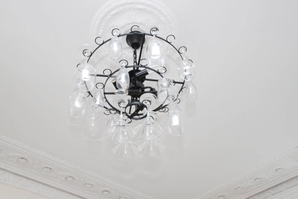 Stunning Arty Apartment In The Heart Of Clifton Bristol Bagian luar foto