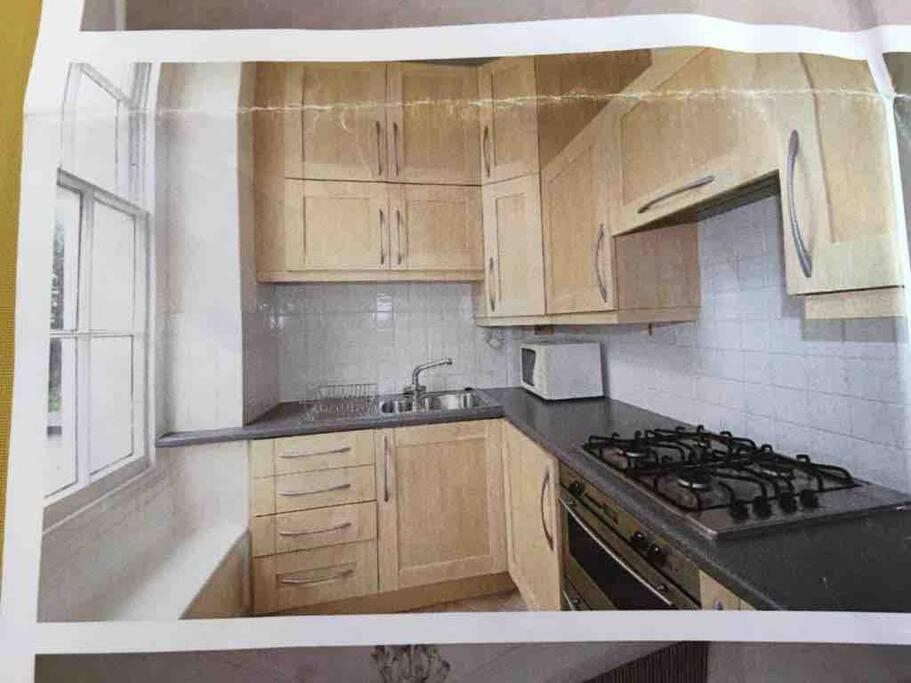 Stunning Arty Apartment In The Heart Of Clifton Bristol Bagian luar foto