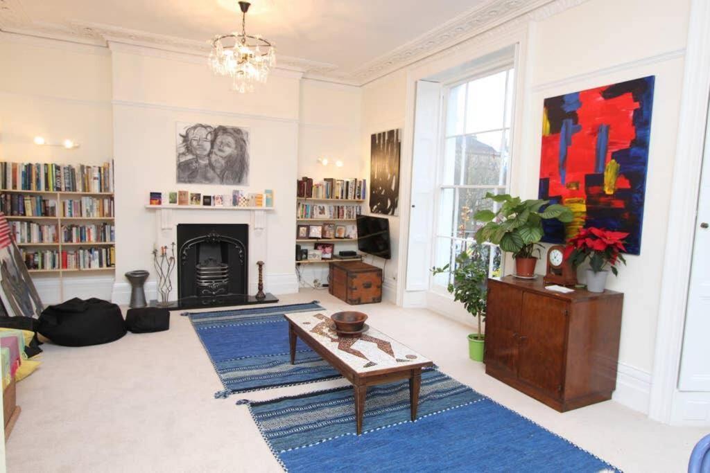 Stunning Arty Apartment In The Heart Of Clifton Bristol Bagian luar foto